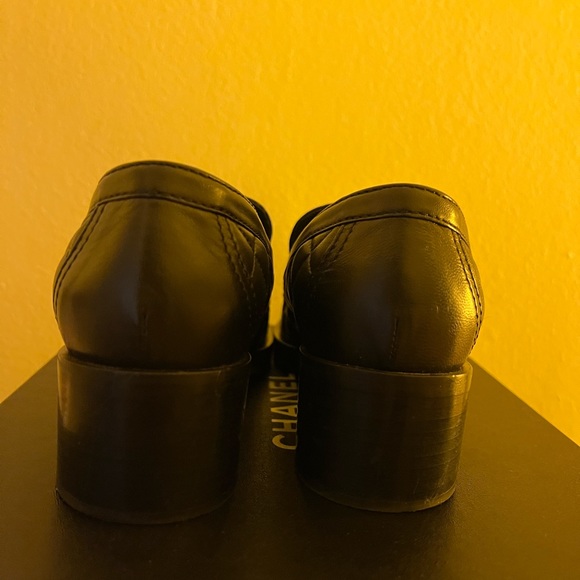 Used Chanel black heart pin loafer with heels - Picture 4 of 8